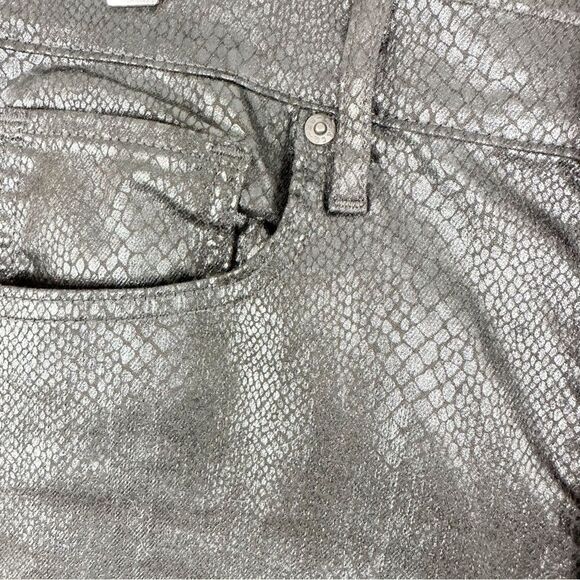 Levi's women's size 31 Mile High Rise Super Skinny Ankle Black Snake Print Jeans - Picture 7 of 16
